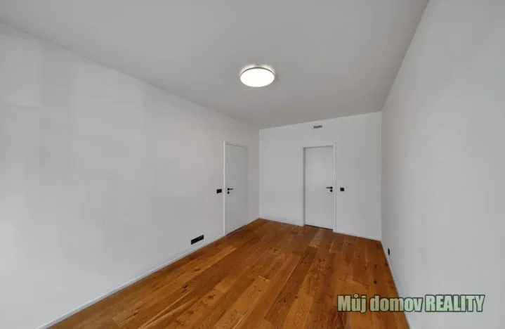 Pronájem apartmánu, Praha - Smíchov, Grafická, 61 m2