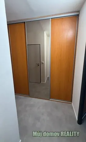 Pronájem bytu 2+kk, Praha - Kobylisy, Rajmonova, 51 m2