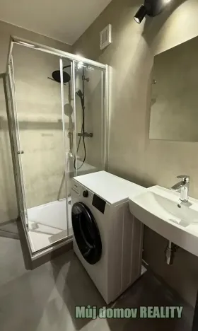 Pronájem bytu 2+kk, Praha - Kobylisy, Rajmonova, 51 m2
