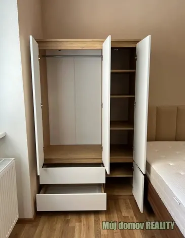 Pronájem bytu 1+kk, Praha - Strašnice, Na stezce, 30 m2