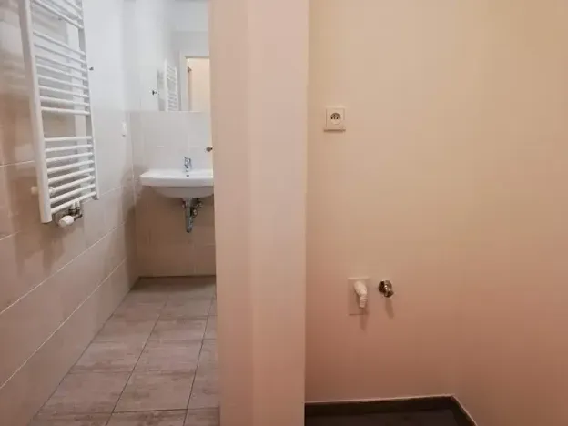 Pronájem bytu 1+kk, Praha - Holešovice, Na Maninách, 31 m2