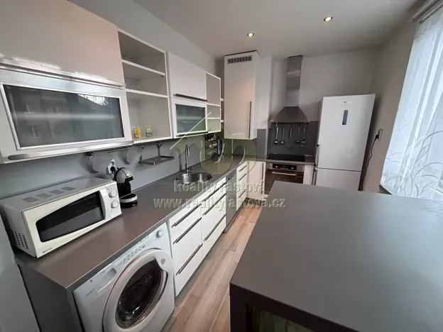 Prodej bytu 2+1, Rokycany, Mládežníků, 58 m2