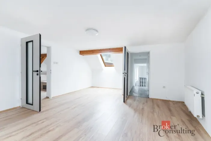 Prodej bytu 4+kk, Chlumec nad Cidlinou - Chlumec nad Cidlinou II, Zámostecká, 130 m2