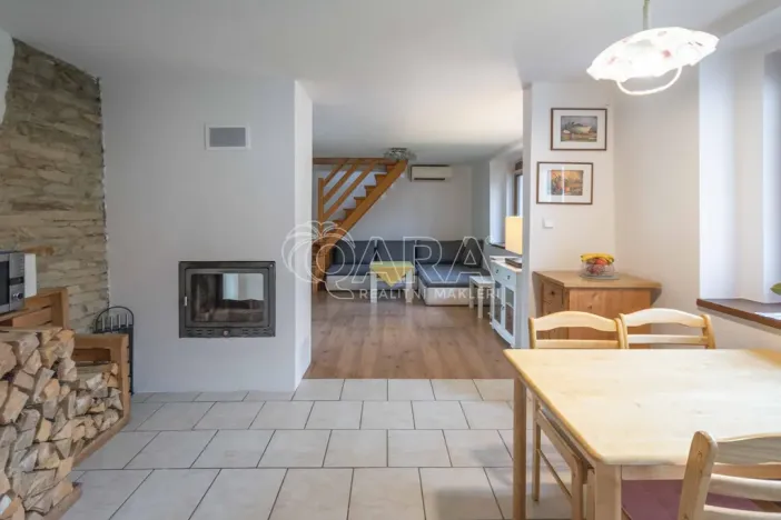 Prodej rodinného domu, Hostín, 204 m2