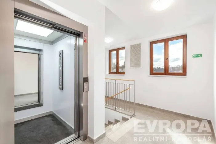 Pronájem bytu 2+kk, Vrchlabí, Labská, 50 m2