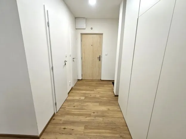 Pronájem bytu 2+1, Praha, Šantrochova, 59 m2