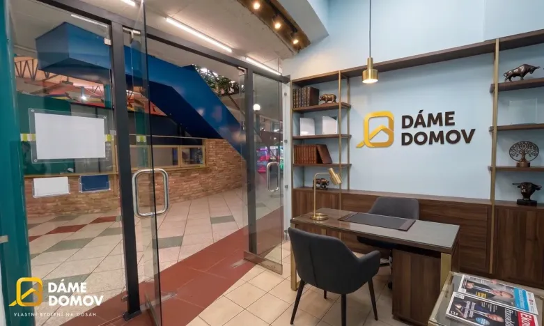 Pronájem obchodního prostoru, Hodonín, Masarykovo nám., 10 m2