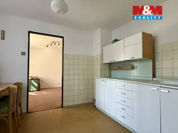 Prodej atypického bytu, Měšice, U školky, 118 m2