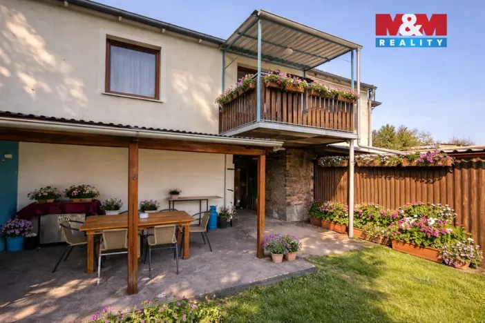 Prodej atypického bytu, Měšice, U školky, 118 m2