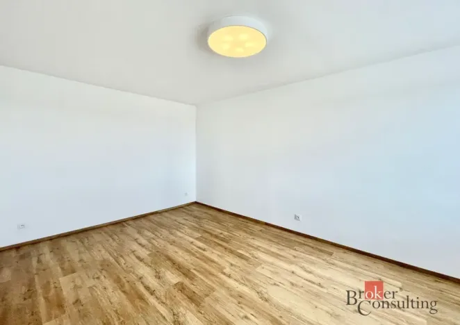Pronájem bytu 1+1, Zliv, Školní, 43 m2