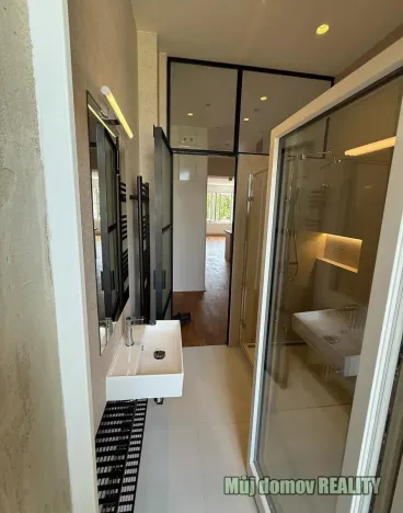 Pronájem bytu 2+kk, Praha - Podolí, Vodárenská, 55 m2