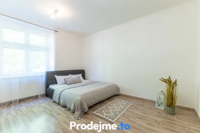 Pronájem bytu 1+1, Praha - Smíchov, Bieblova, 42 m2