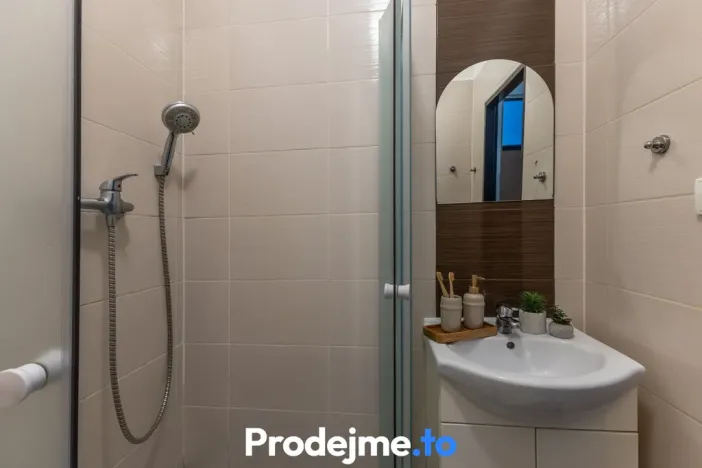 Pronájem bytu 1+1, Praha - Smíchov, Bieblova, 42 m2