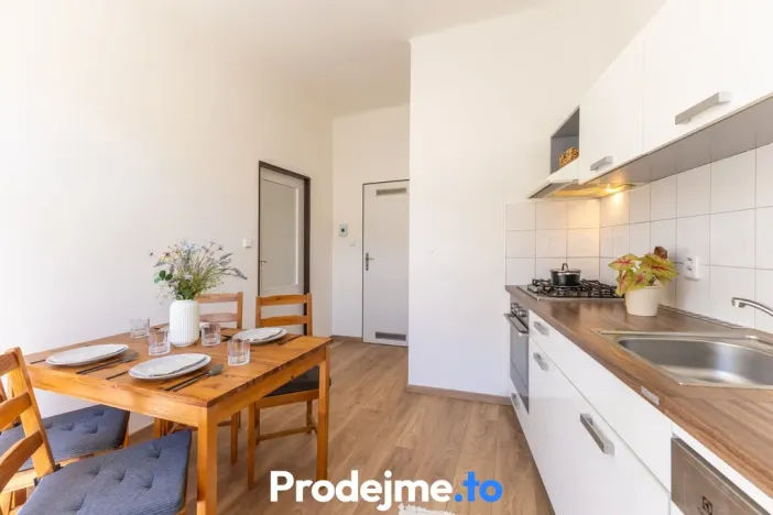 Pronájem bytu 1+1, Praha - Smíchov, Bieblova, 34 m2