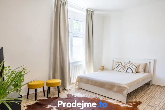 Pronájem bytu 1+1, Praha - Smíchov, Bieblova, 34 m2