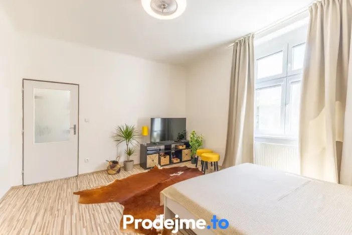 Pronájem bytu 1+1, Praha - Smíchov, Bieblova, 34 m2