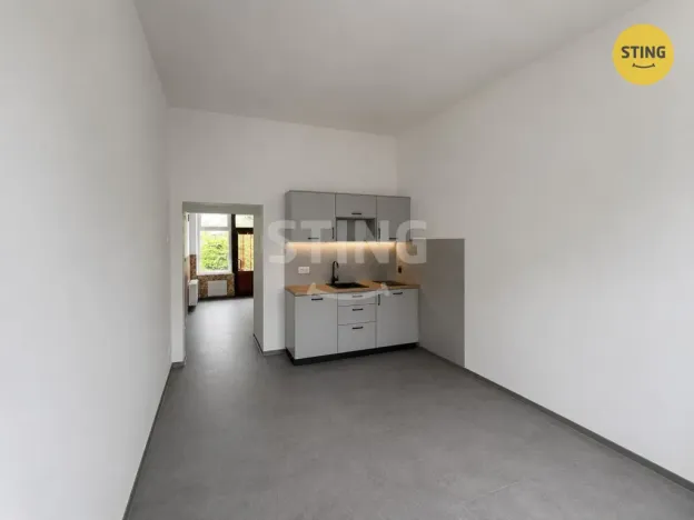 Pronájem obchodního prostoru, Třinec, nám. Míru, 39 m2
