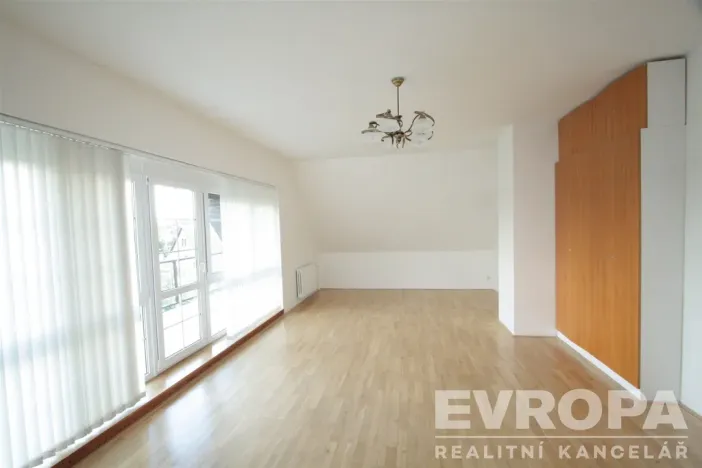 Pronájem vily, Průhonice, Sadová, 350 m2