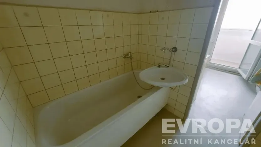 Pronájem bytu 3+1, Praha - Strašnice, Křenická, 65 m2