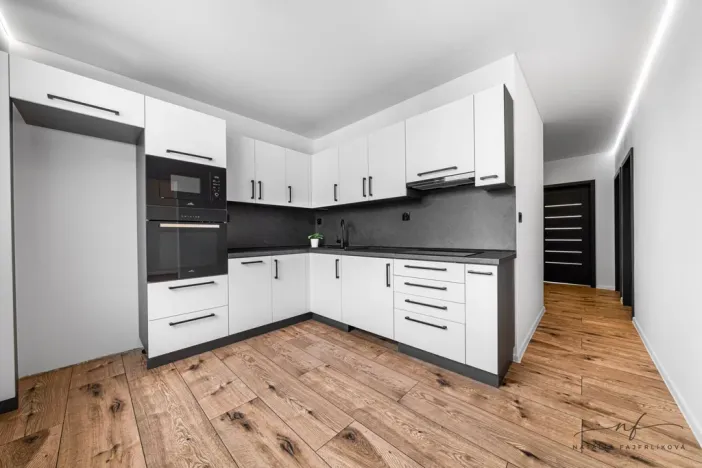 Prodej bytu 3+1, Toužim, Na Zámecké, 67 m2