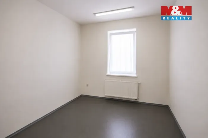 Pronájem obchodního prostoru, Pardubice - Zelené Předměstí, 17. listopadu, 82 m2