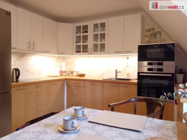 Prodej bytu 3+1, Karlovy Vary - Rybáře, Severní, 87 m2