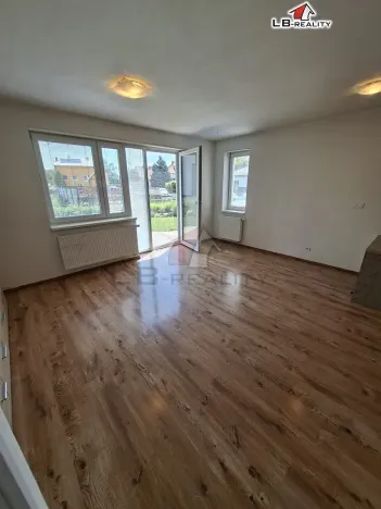 Pronájem bytu 2+kk, Velký Osek, U hřiště, 66 m2