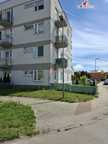 Pronájem bytu 2+kk, Velký Osek, U hřiště, 66 m2