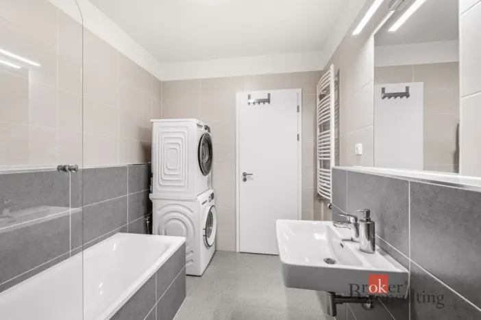 Pronájem bytu 2+kk, Praha - Třebonice, Thomasova, 48 m2