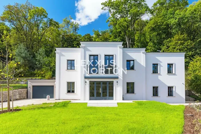Prodej vily, Praha - Dejvice, V Šáreckém údolí, 253 m2