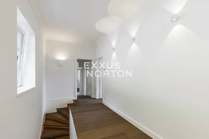 Prodej vily, Praha - Dejvice, V Šáreckém údolí, 253 m2