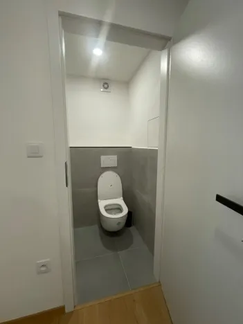 Pronájem bytu 3+kk, Praha - Vysočany, Novovysočanská, 73 m2
