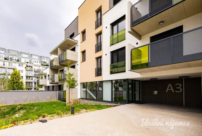 Pronájem bytu 1+kk, Praha - Chodov, Nebřenická, 37 m2