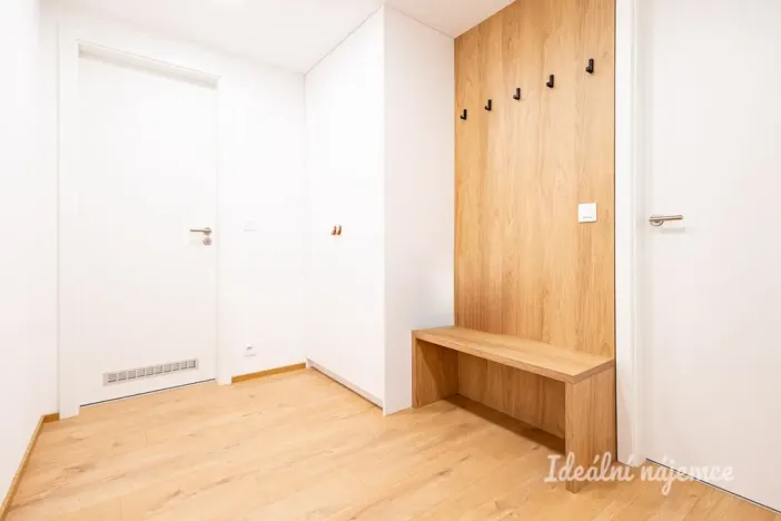 Pronájem bytu 1+kk, Praha - Chodov, Nebřenická, 33 m2