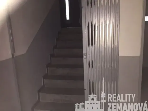 Pronájem skladu, Praha - Strašnice, Pod strašnickou vinicí, 48 m2