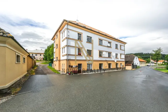 Pronájem bytu 1+1, Radnice, Na Potocích, 32 m2