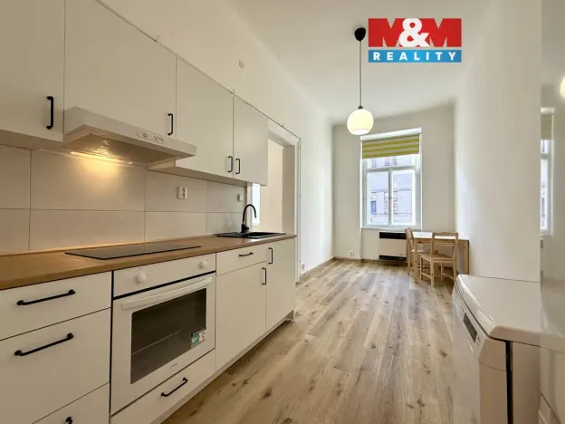 Pronájem bytu 1+1, Praha - Smíchov, Vltavská, 40 m2