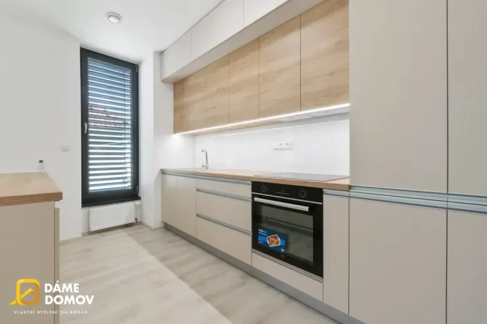 Pronájem bytu 2+kk, Zlín, Štefánikova, 63 m2
