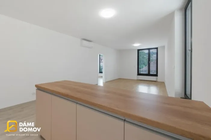 Pronájem bytu 2+kk, Zlín, Štefánikova, 63 m2