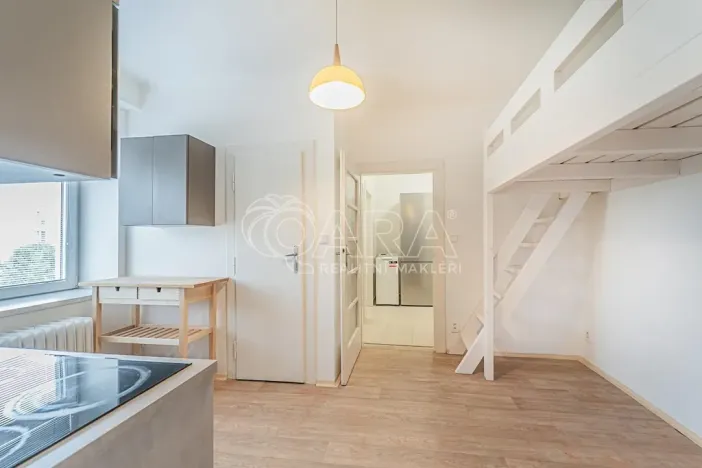 Pronájem bytu 1+1, Praha - Vršovice, Karpatská, 38 m2
