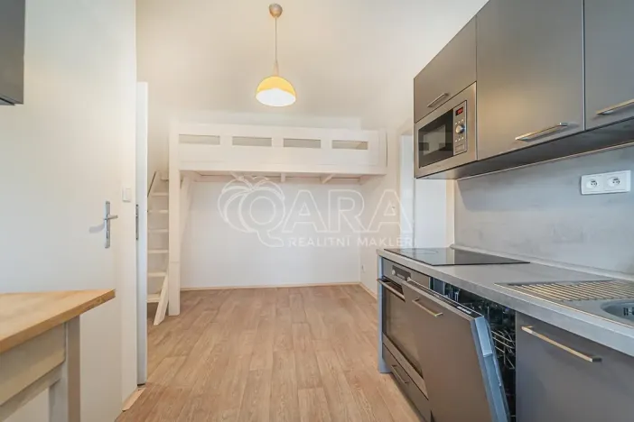 Pronájem bytu 1+1, Praha - Vršovice, Karpatská, 38 m2