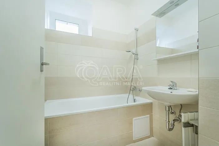 Pronájem bytu 1+1, Praha - Vršovice, Karpatská, 38 m2