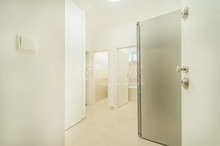 Pronájem bytu 1+1, Praha - Vršovice, Karpatská, 38 m2