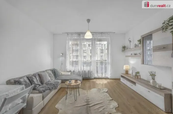 Pronájem bytu 1+kk, Praha - Čakovice, Bermanova, 42 m2