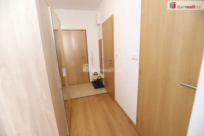 Pronájem bytu 1+kk, Praha - Čakovice, Bermanova, 42 m2