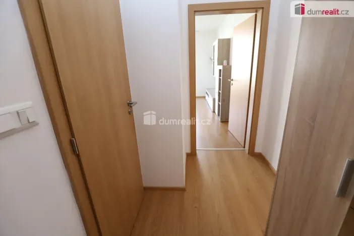 Pronájem bytu 1+kk, Praha - Čakovice, Bermanova, 42 m2