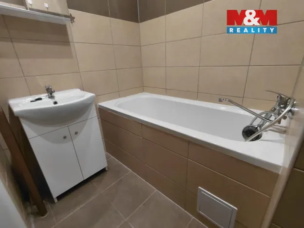 Pronájem bytu 2+1, Ústí nad Labem - Střekov, Kozinova, 52 m2