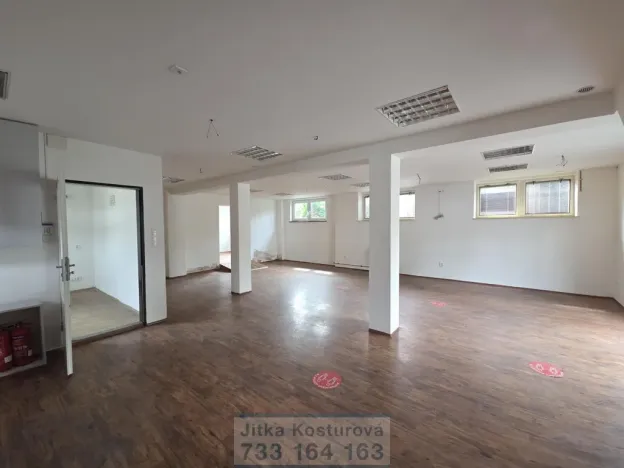 Pronájem obchodního prostoru, Krnov - Pod Cvilínem, Cvilínská, 117 m2