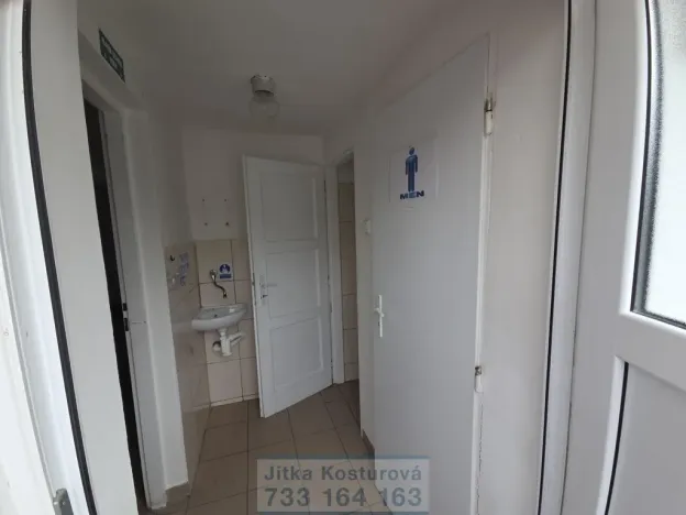 Pronájem obchodního prostoru, Krnov - Pod Cvilínem, Cvilínská, 117 m2