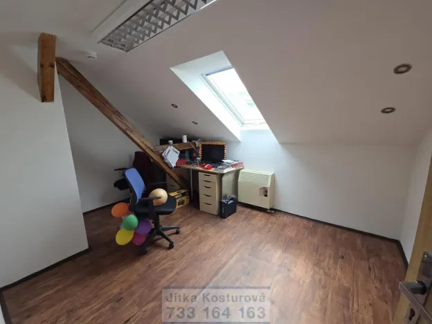Pronájem obchodního prostoru, Krnov - Pod Cvilínem, Cvilínská, 117 m2